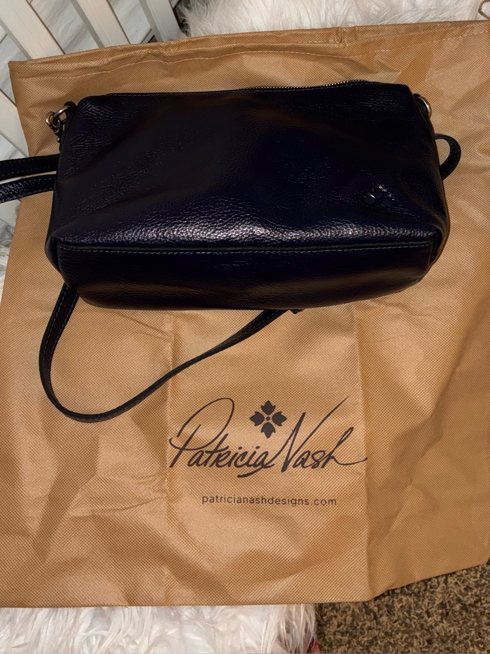 Like New Patricia Nash Classic Navy Leather Cross body Bag - Picture 15 of 16